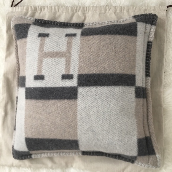 Hermes Avalon PM pillows - Picture 2 of 8